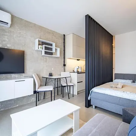 Pohodlny - Pri Centre S Balkonom Kosice