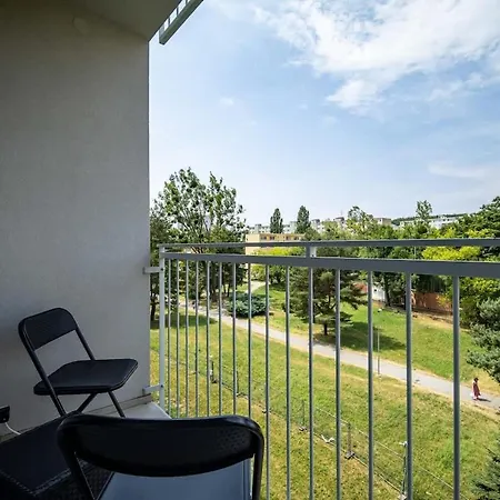 Pohodlny - Pri Centre S Balkonom Apartment
